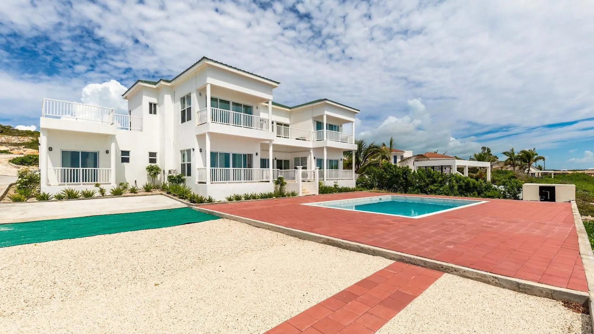 Get Ready For Ocean Views, Pool, And Beach Fun Daire