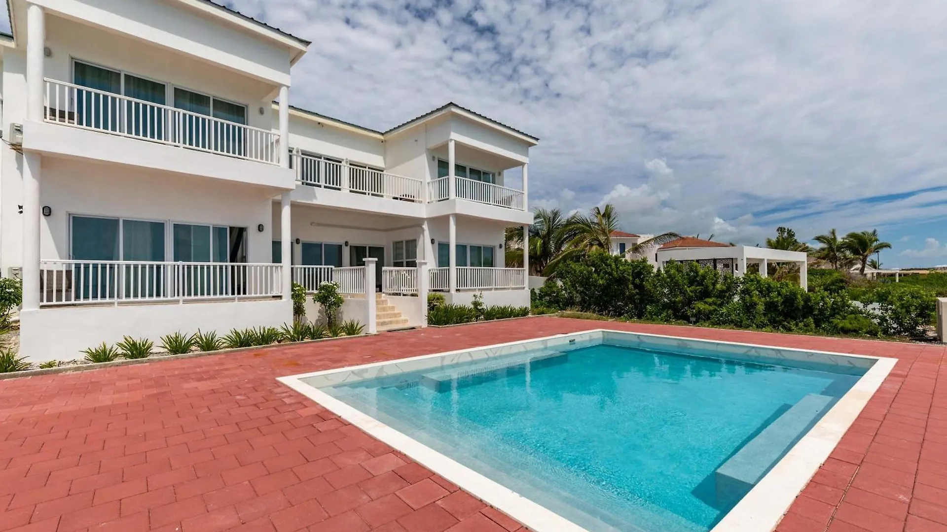 Get Ready For Ocean Views, Pool, And Beach Fun Providenciales